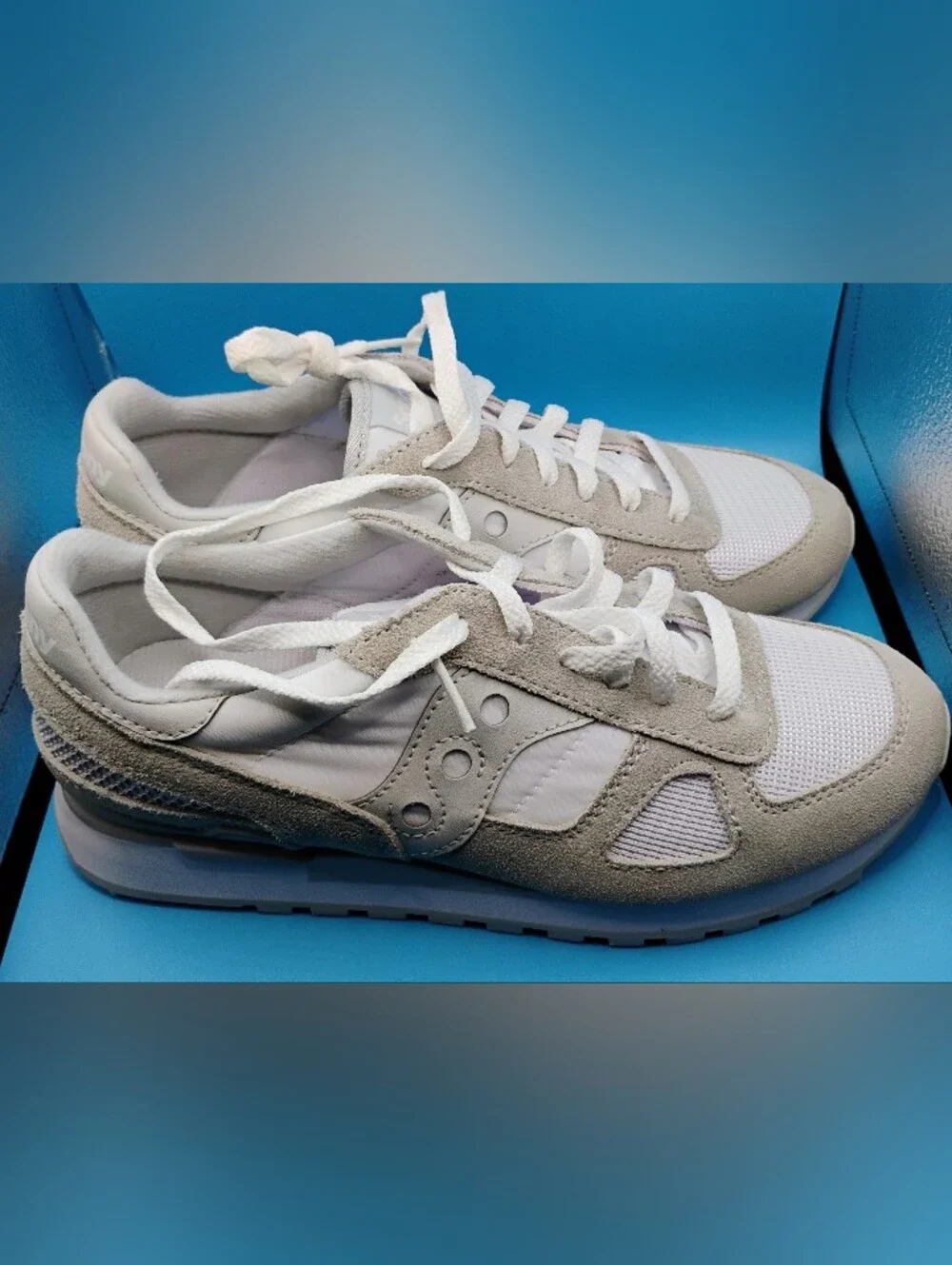 Saucony Men's Shadow Gray and White Retro Runner Sneakers